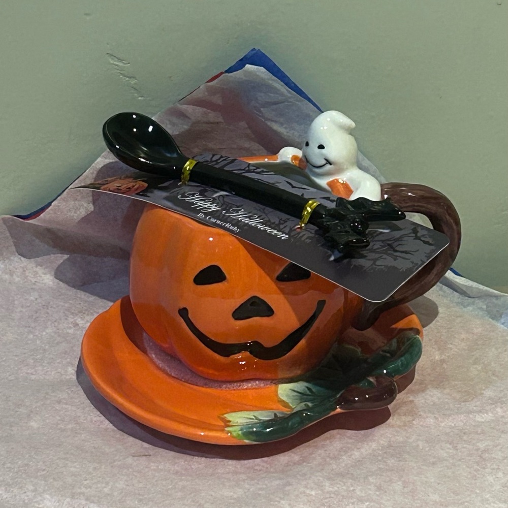 HAPPY HALLOWEEN By Corner Ruby 3 Piece Ceramic Pumpkin Mug, Saucer & Spoon Set. - Picture 10 of 12